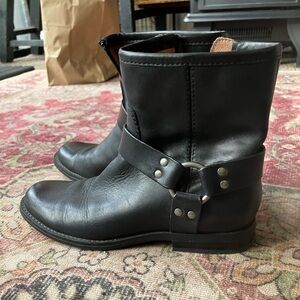 NEW House of Harlow Black Portia Harness Leather Boots 6.5
